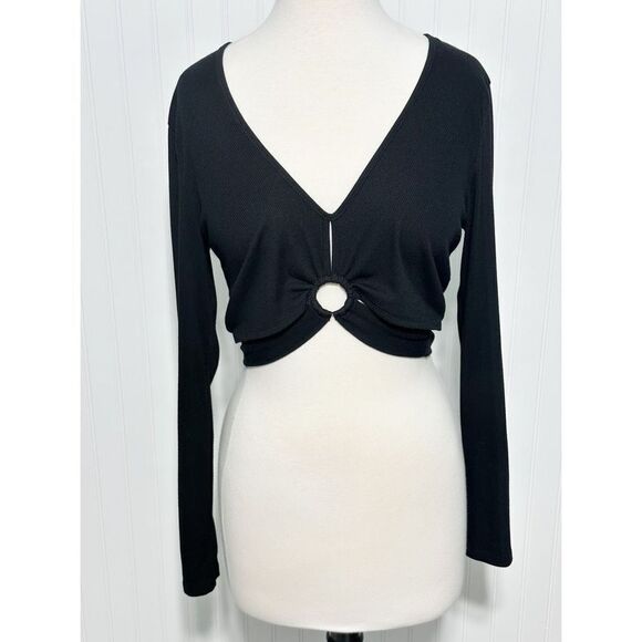 Charlotte Russe Womens Ring Linked Cut Out Long Sleeve Crop Top Black Size Large - Picture 1 of 10